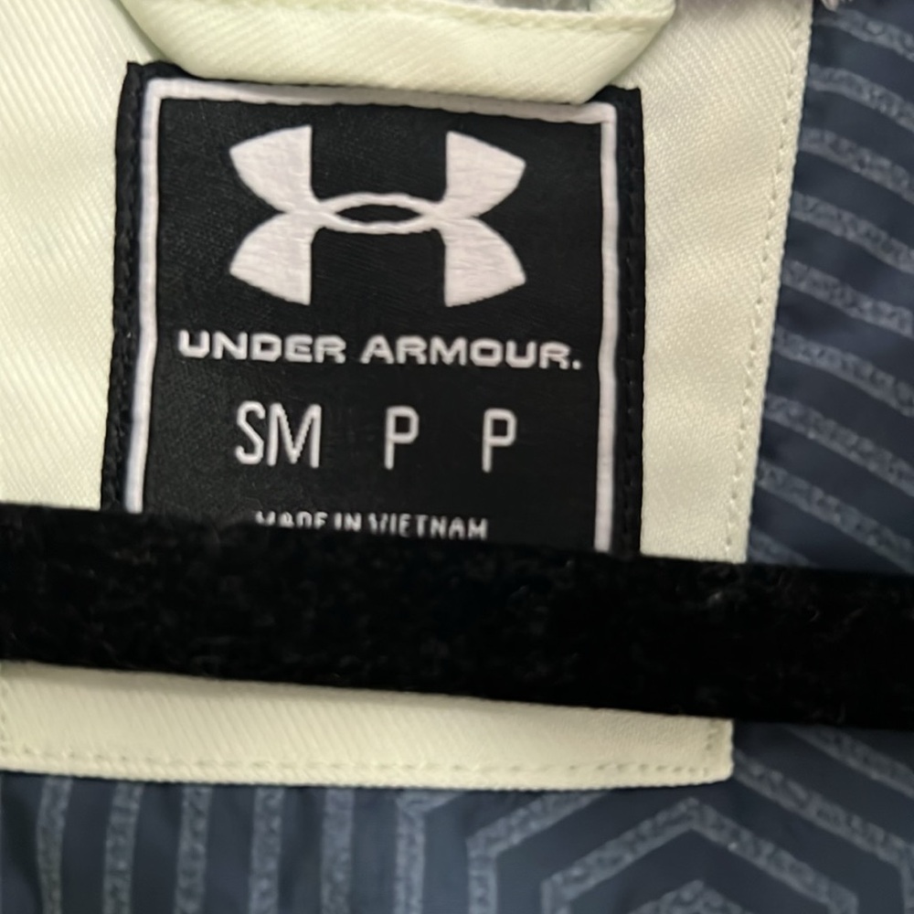 Small under Armour cold gear infrared small jacket. A626 - Picture 8 of 11